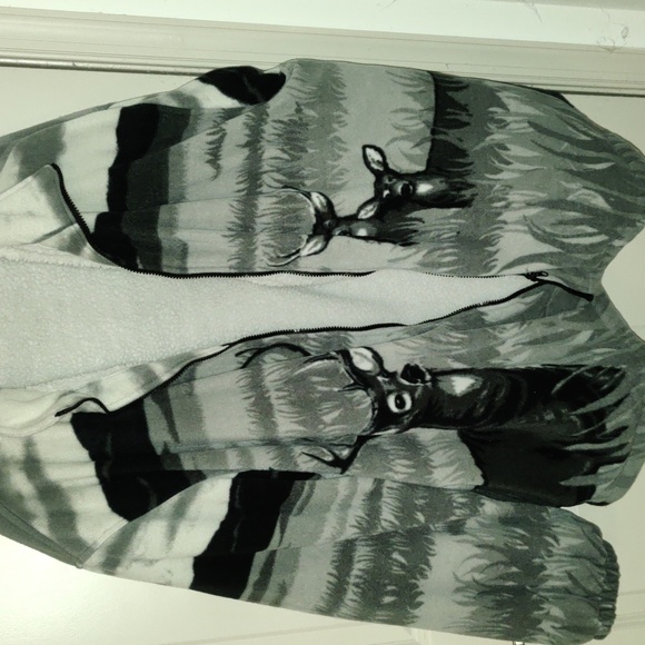 Nice winter coat with deer print - Picture 1 of 1